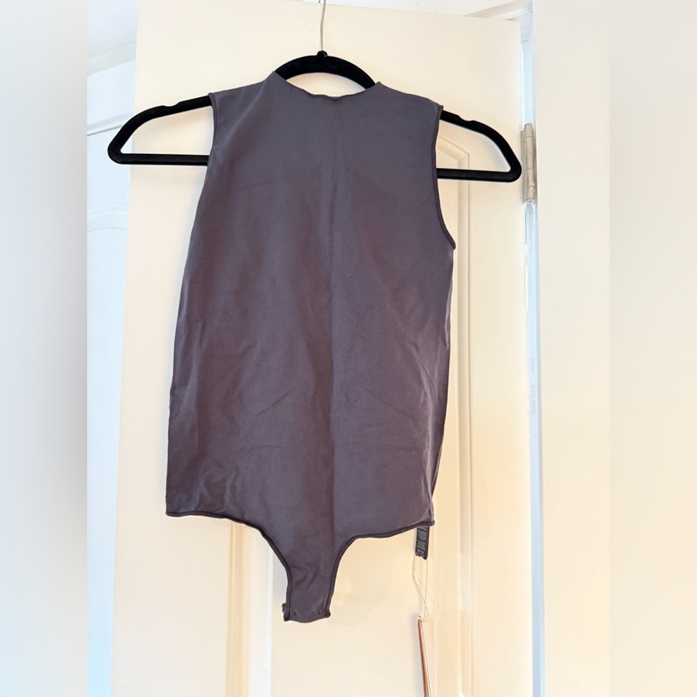 SKIMS Crewneck Sleeveless Bodysuit